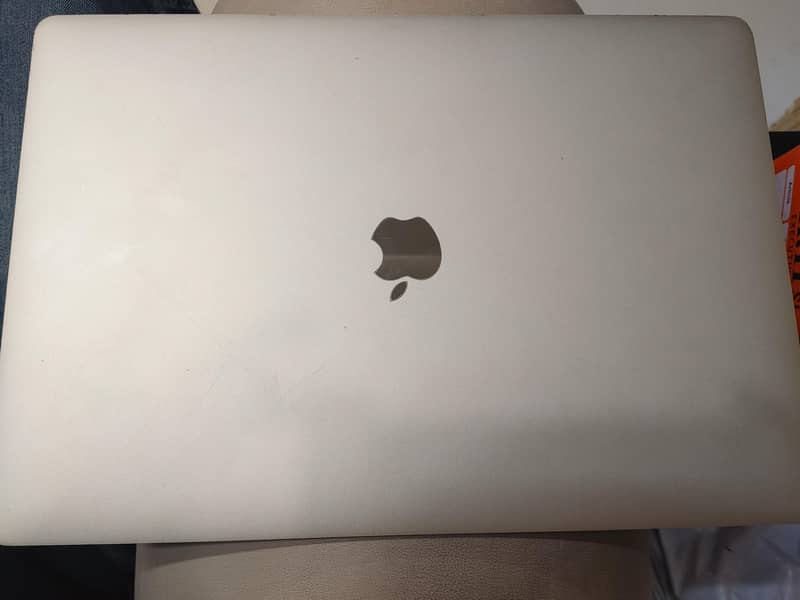 Apple 8