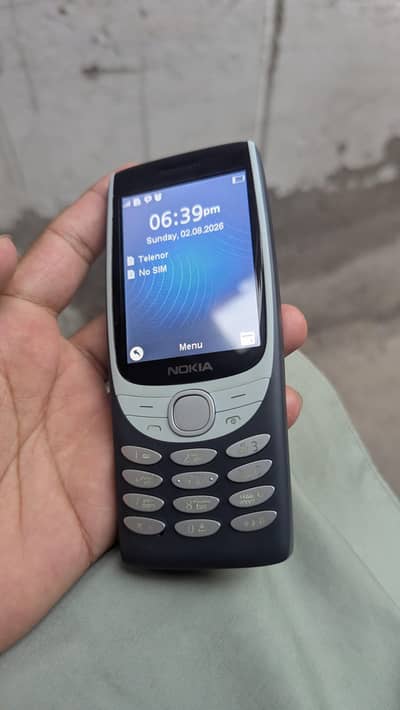Nokia 8210