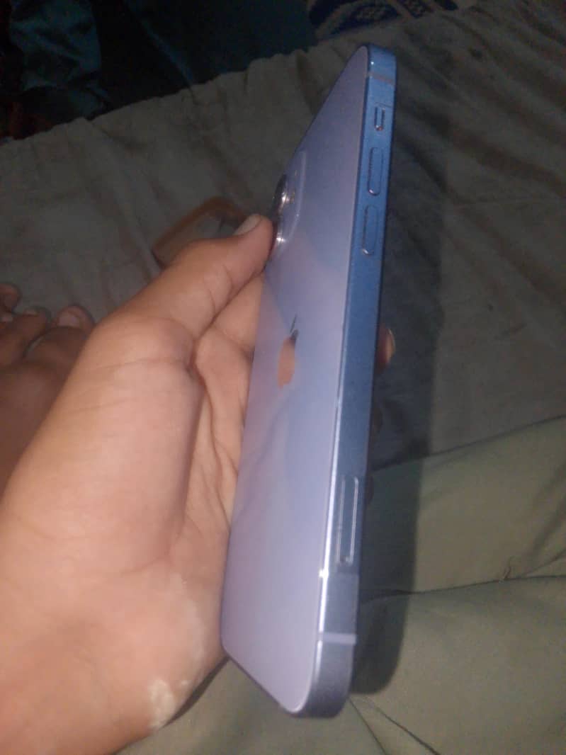 Apple iPhone 12 2