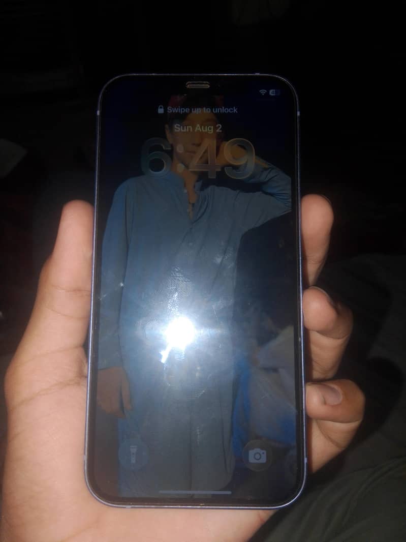 Apple iPhone 12 4