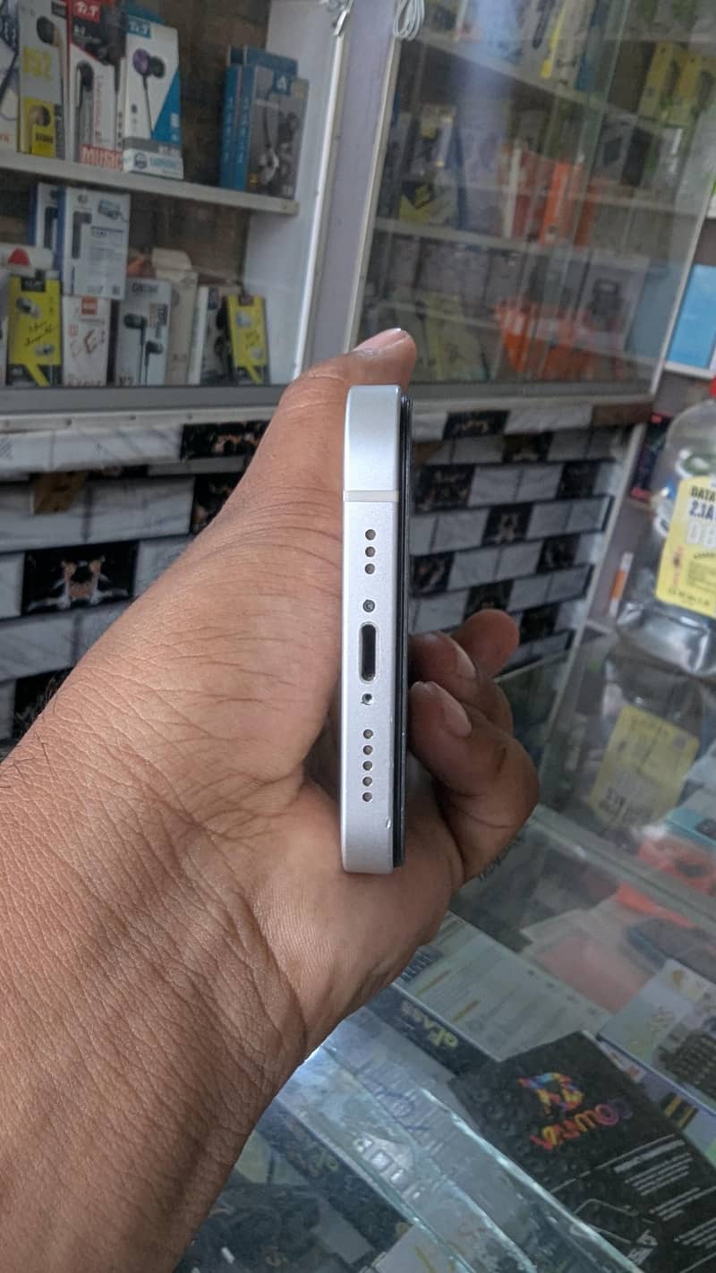 Apple iPhone 12 2