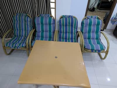 4 outdoor chairs for sale with one table