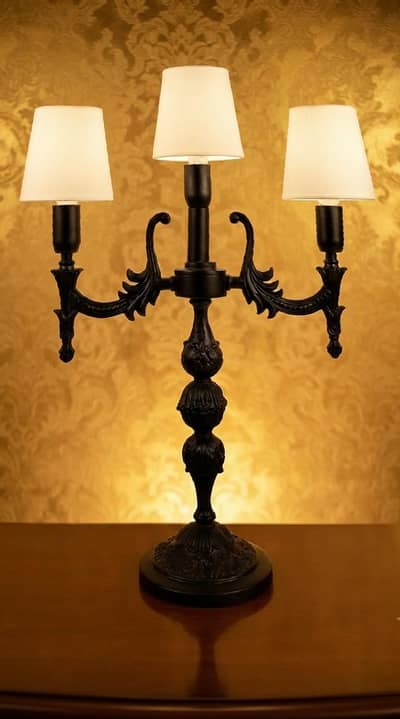 Black casted table lamp