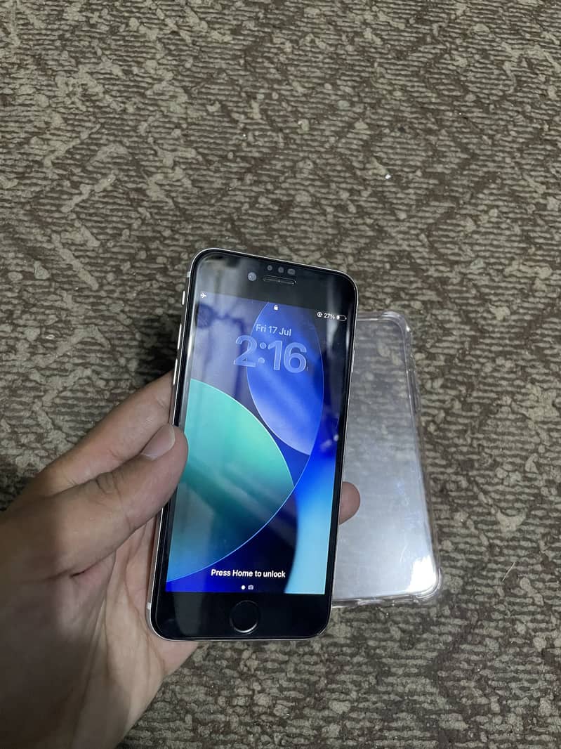 iPhone SE 2 1
