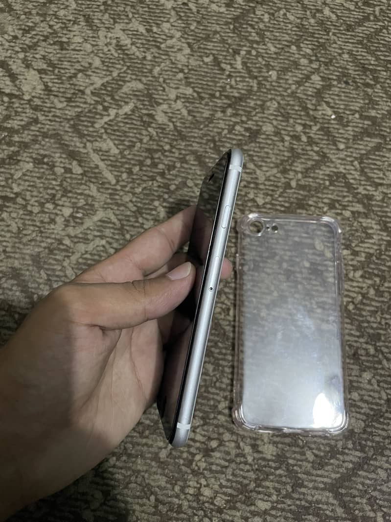 iPhone SE 2 2