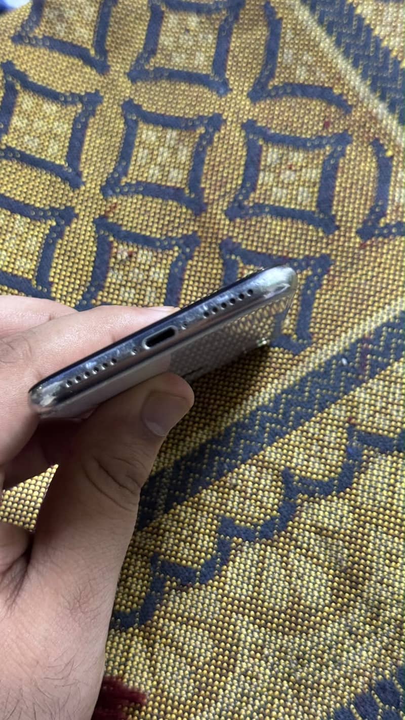 Apple iPhone X 3