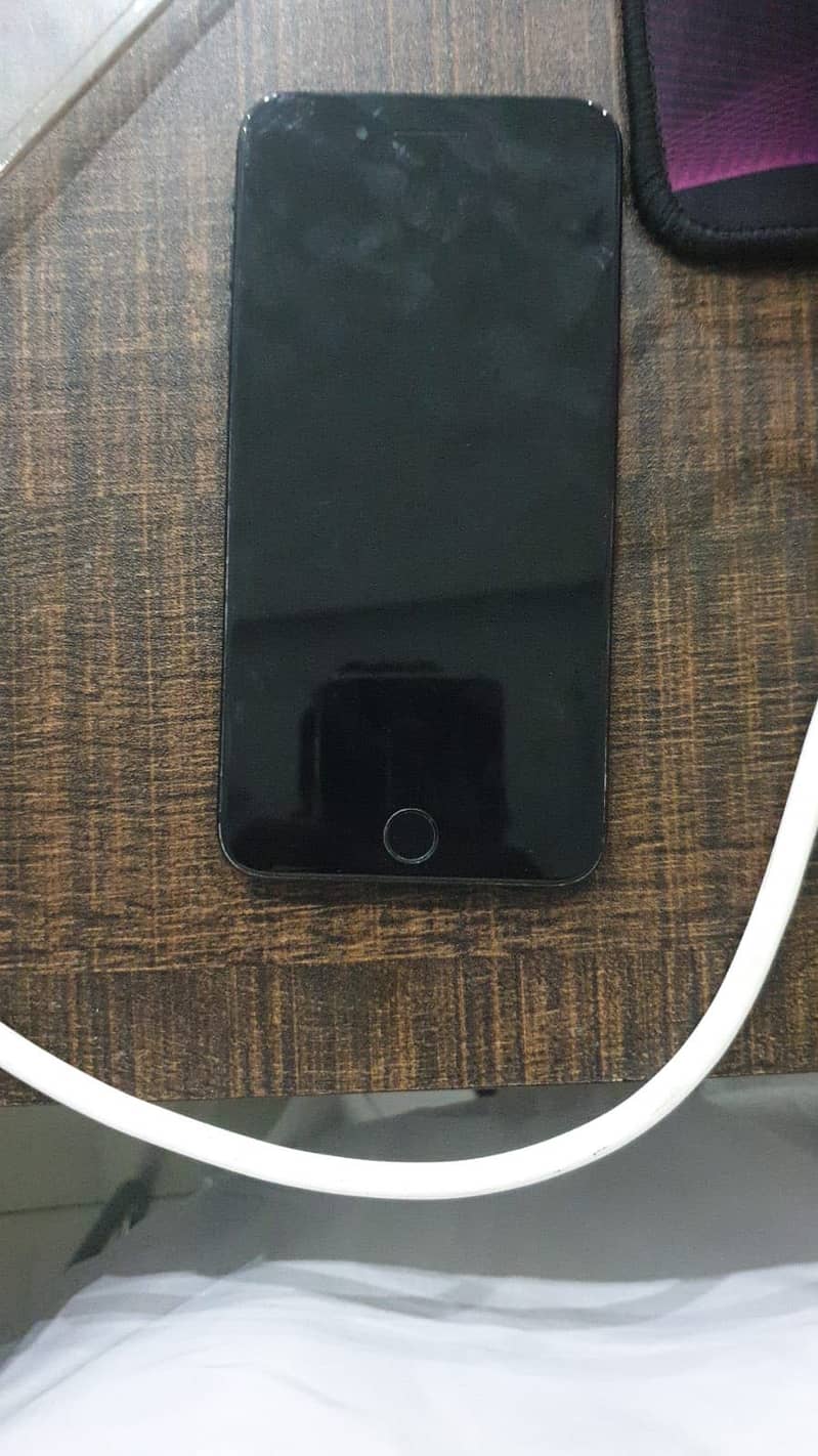Apple iPhone 7 Plus 1