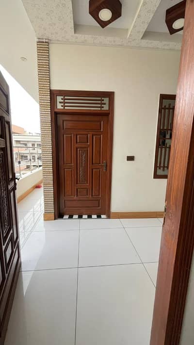Gulshan e Iqbal Block-5 2nd Floor With roof