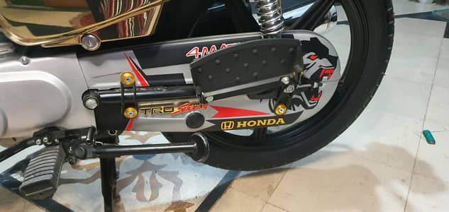 honda 125 black colour
