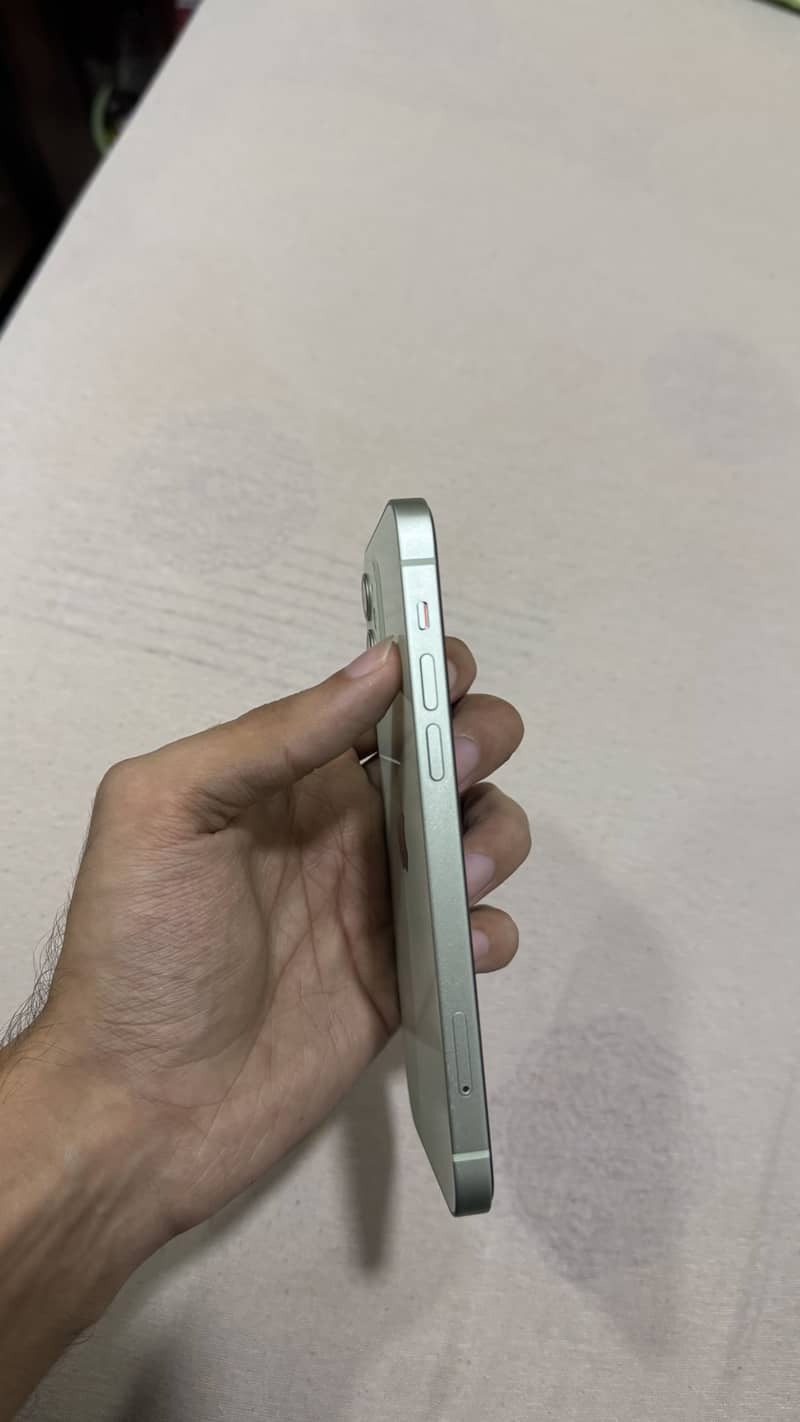 Apple iPhone 12 5