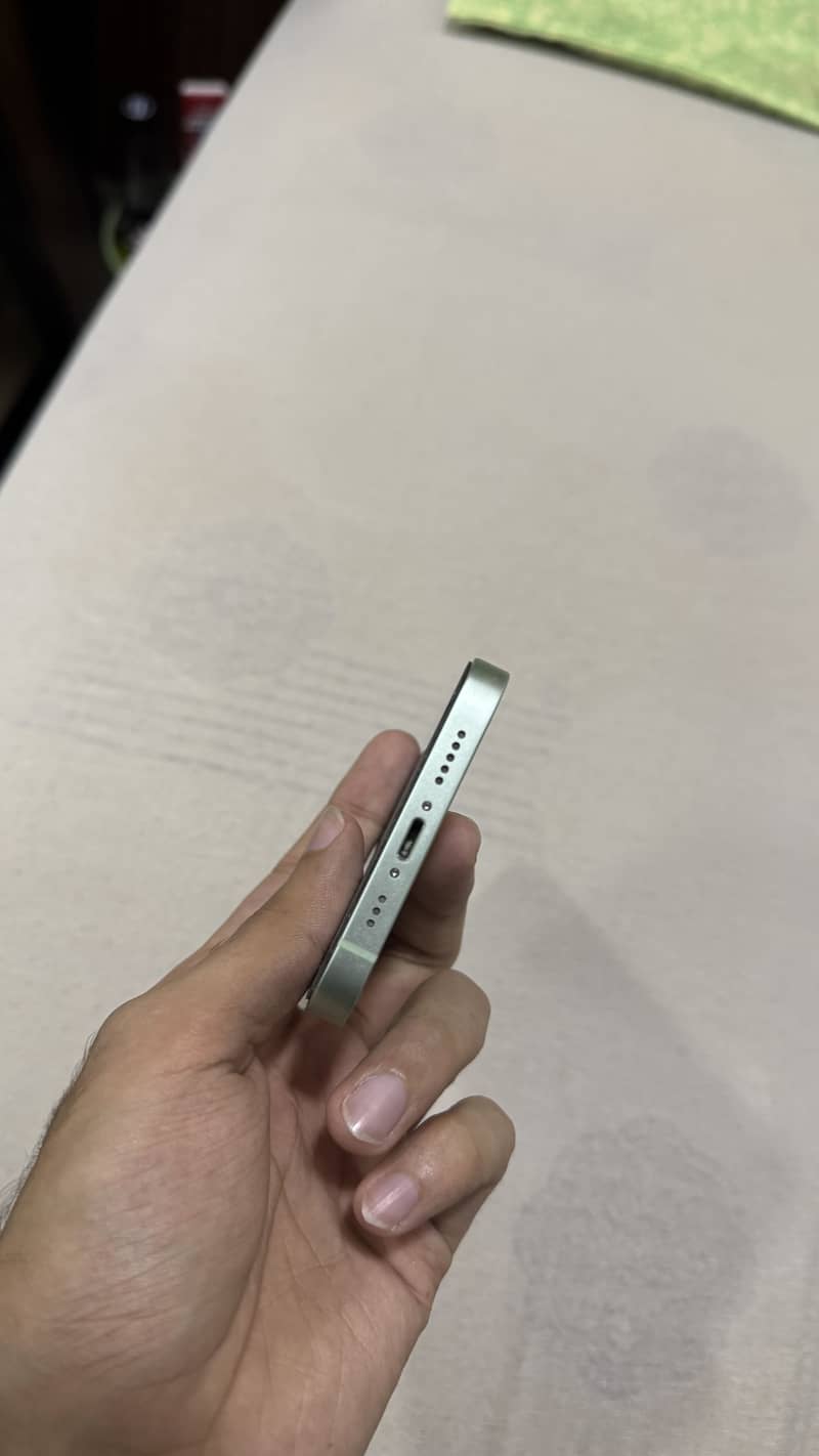 Apple iPhone 12 6