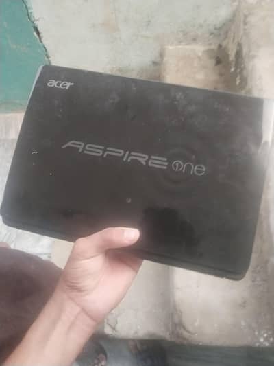 windo 10  4 gb ram 250 gb storage no fault