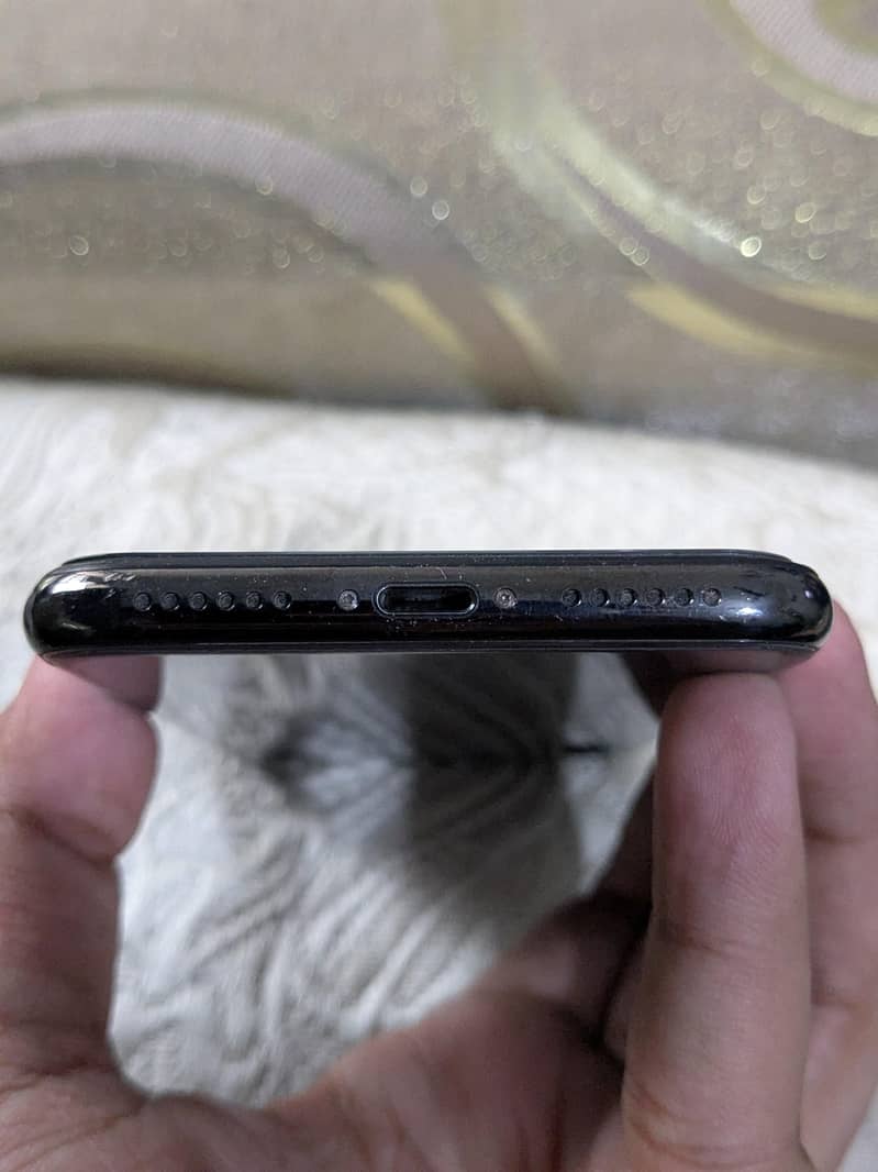Apple iPhone X 3
