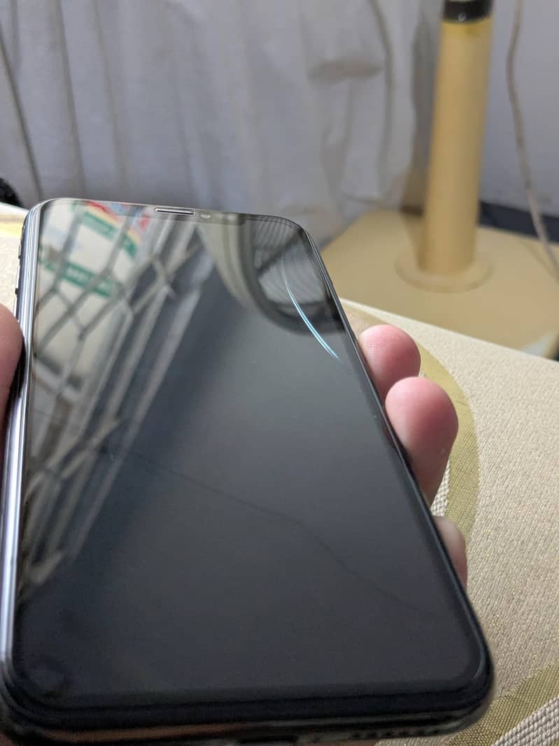 Apple iPhone X 5