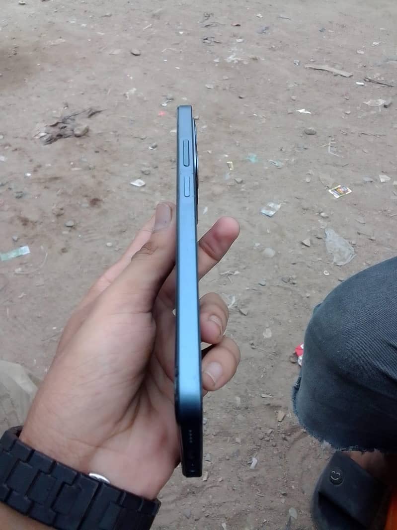 Realme C63 1