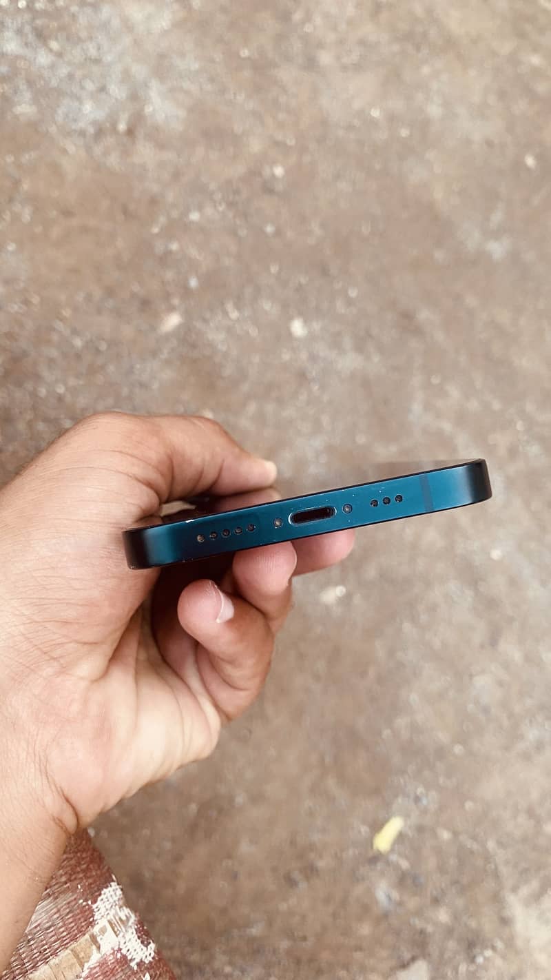 Apple iPhone 13 1
