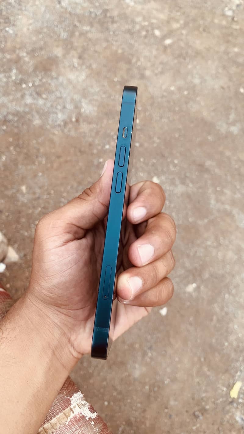 Apple iPhone 13 3