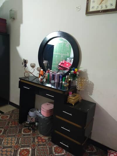 dressing table