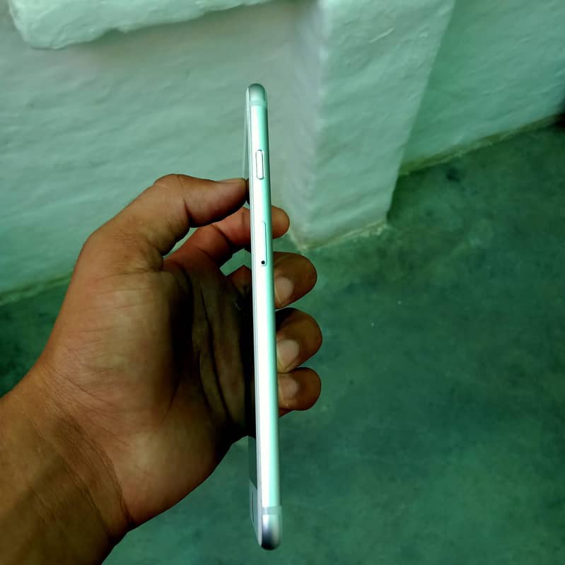 Apple iPhone 6S Plus 1
