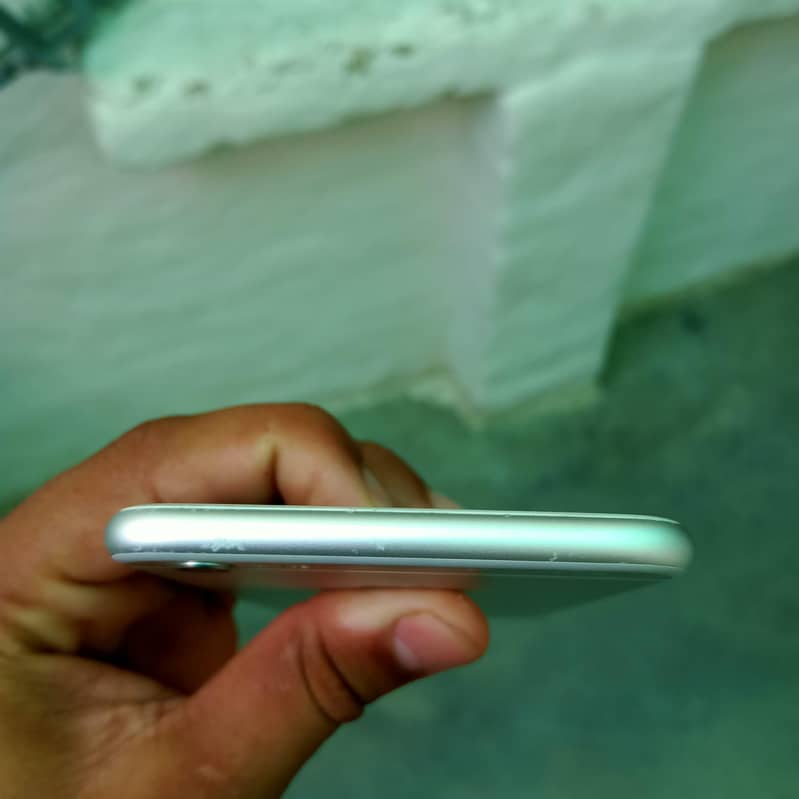 Apple iPhone 6S Plus 3