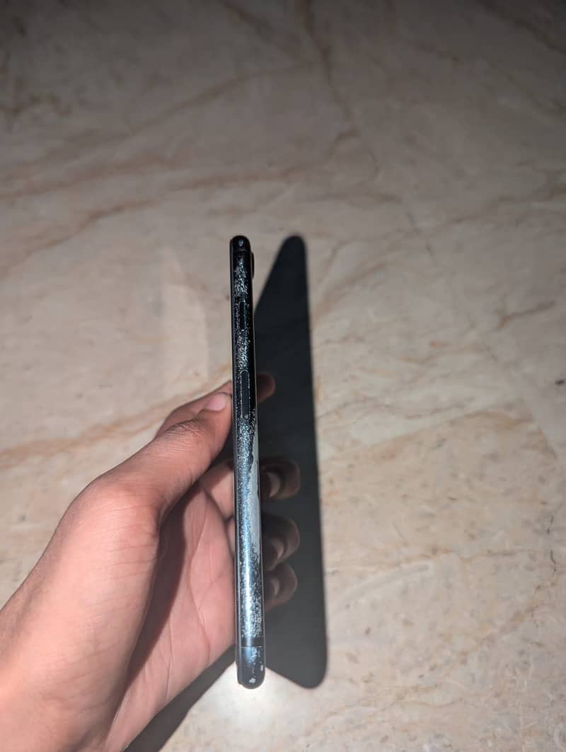 Apple iPhone 7 2