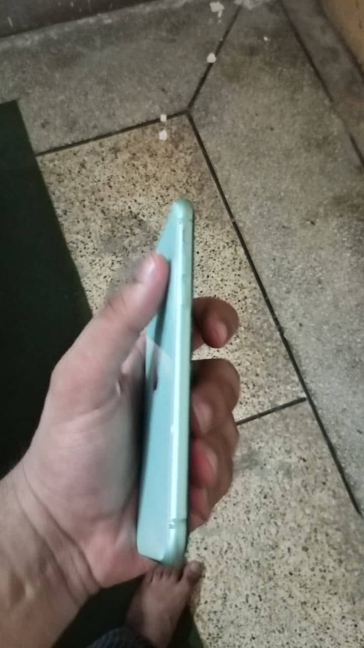 Apple iPhone 11 2