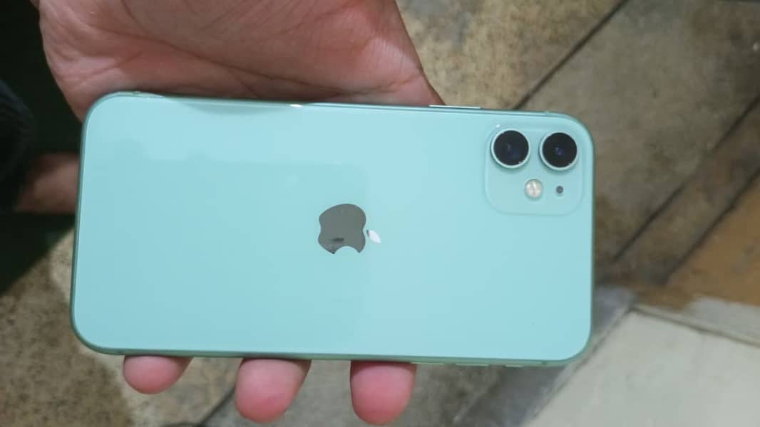 Apple iPhone 11 3