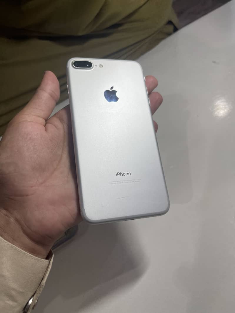 Apple iPhone 7 Plus 2