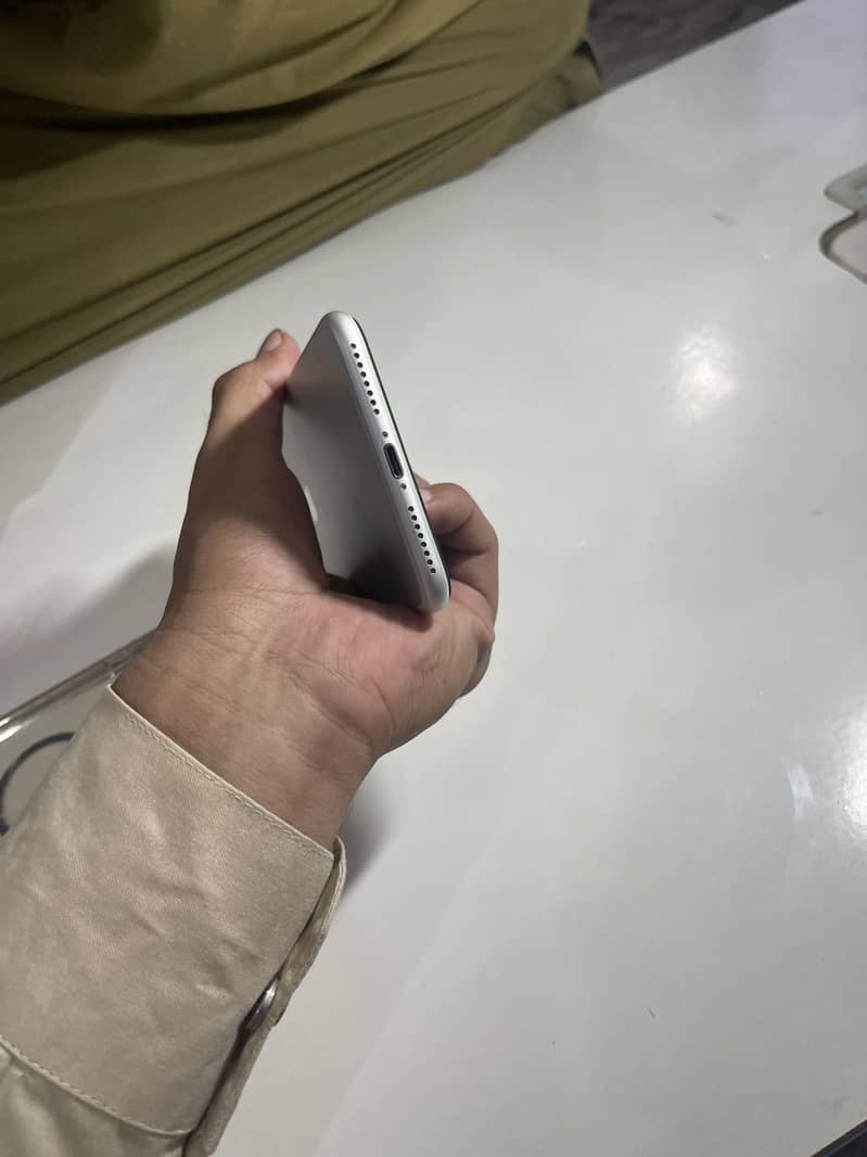 Apple iPhone 7 Plus 4