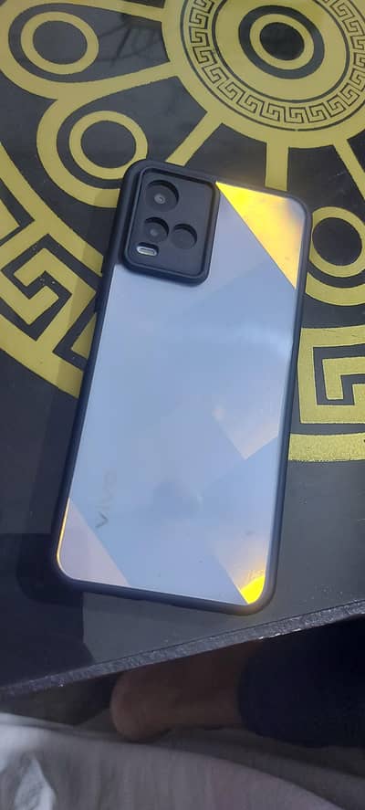Vivo V21