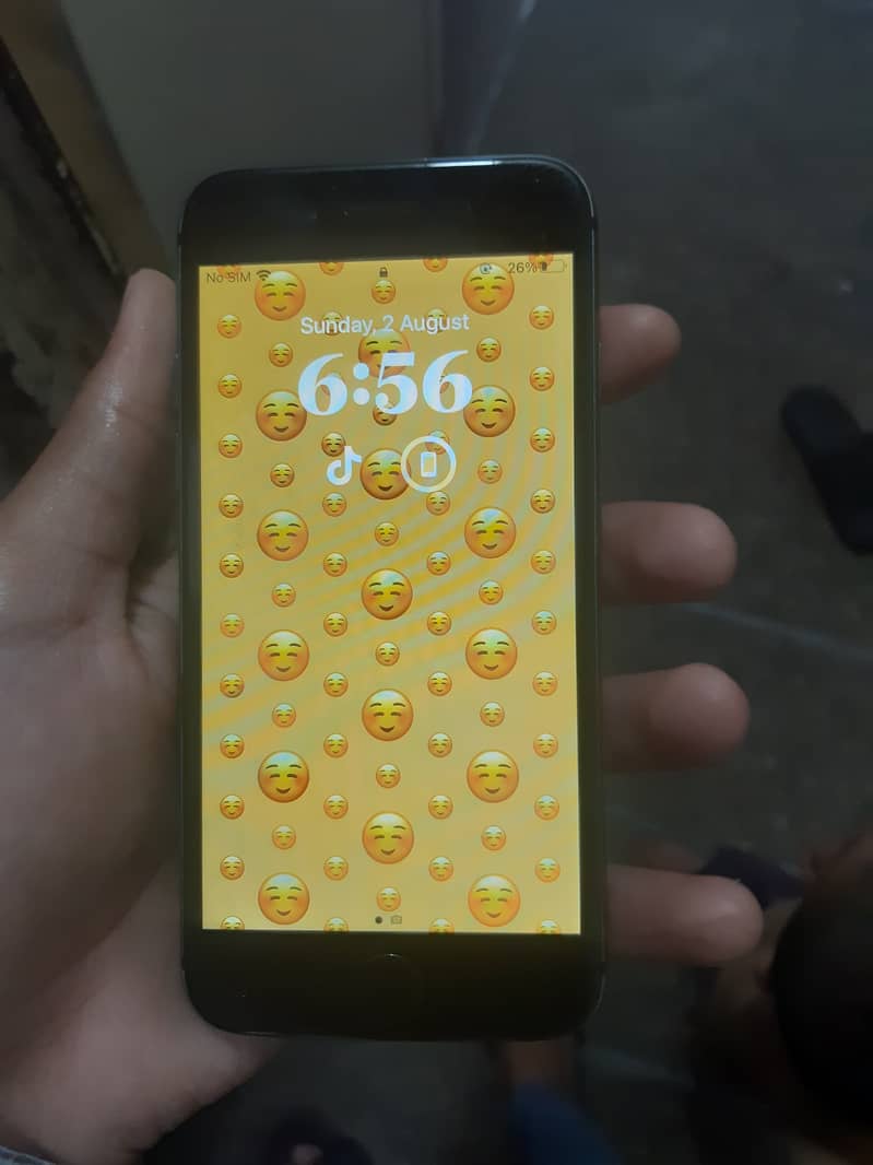 Apple iPhone 8 1