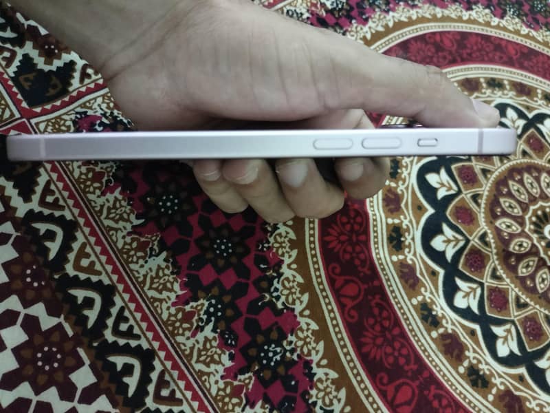 Apple iPhone 15 plus 3