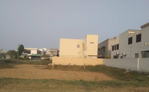 10-MARLA PLOT # Z5-517 RESIDENTIAL PLOT LOCATED IN THE BEST BLOCK OF DHA LAHORE.