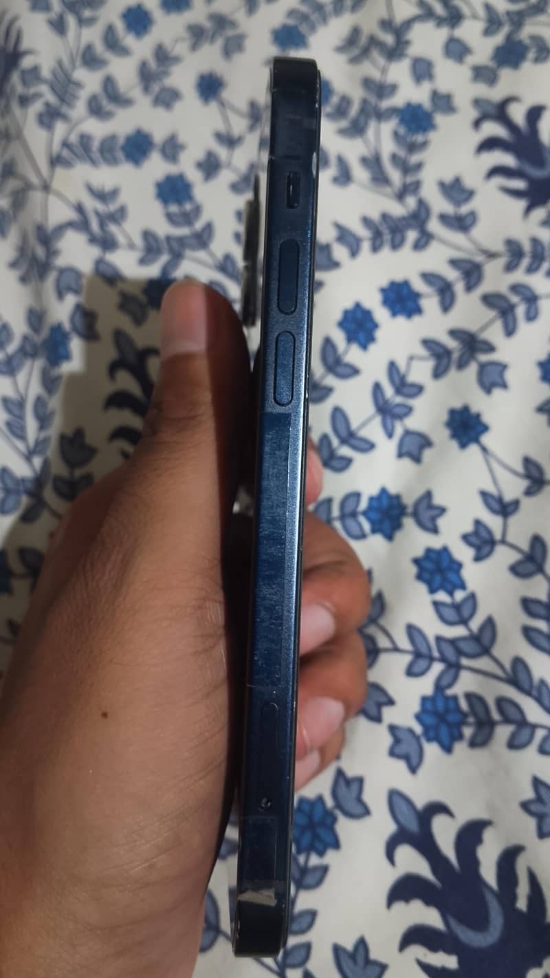 Apple iPhone 12 2