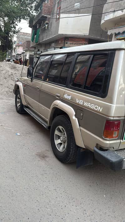 Mitsubishi Pajero 1990