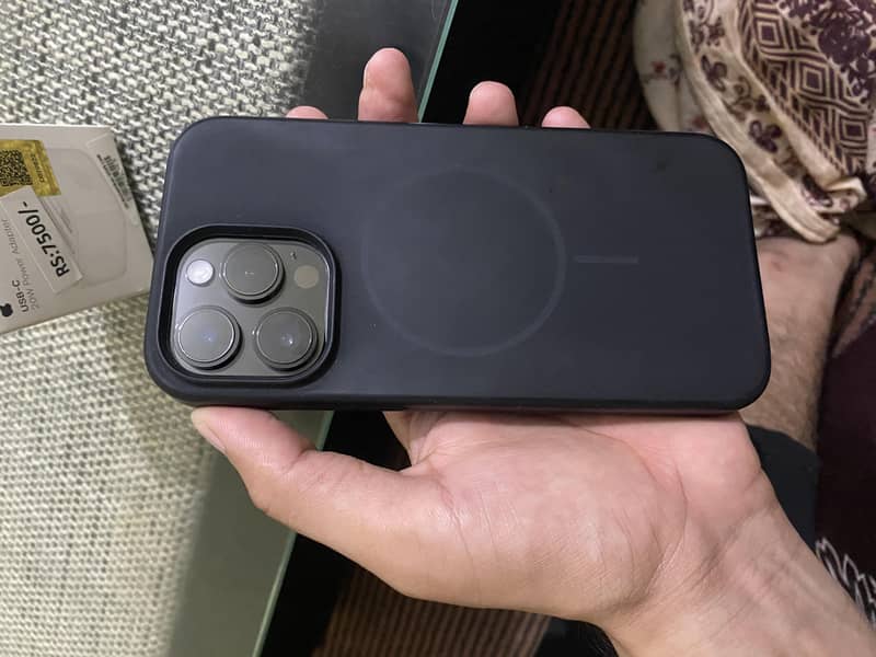 Apple iPhone 14 Pro Max 9