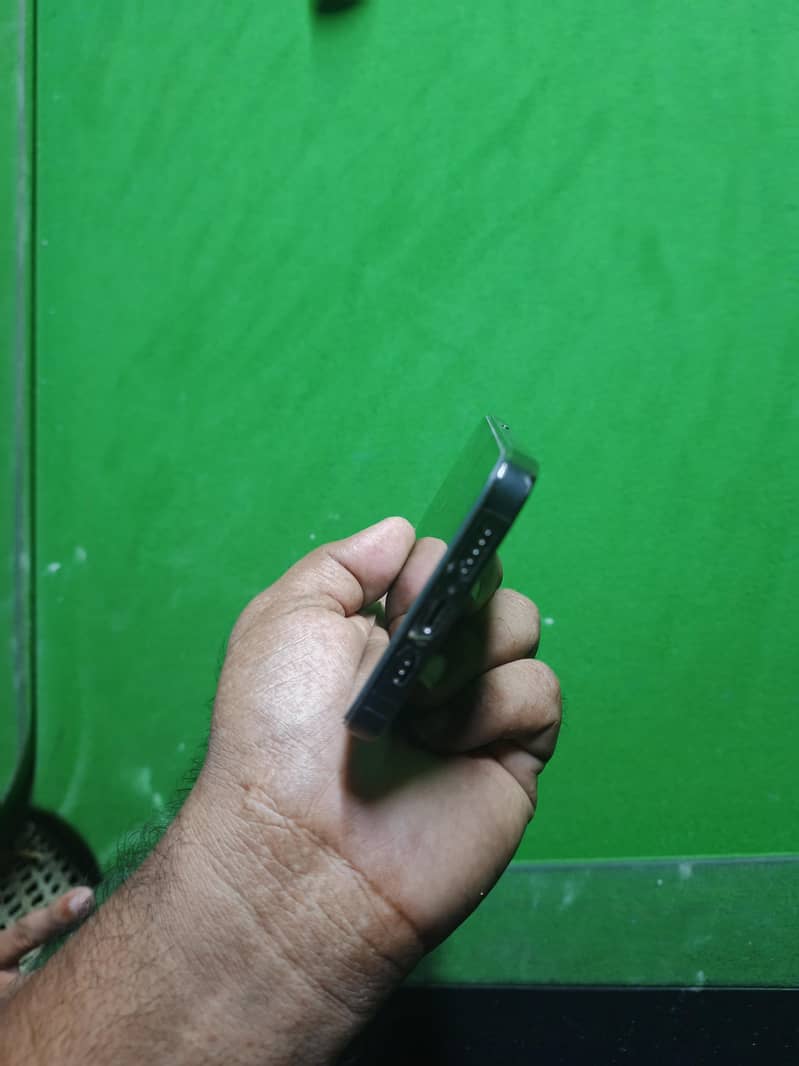 Apple iPhone 13 Pro 2