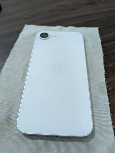 Apple iPhone 16e