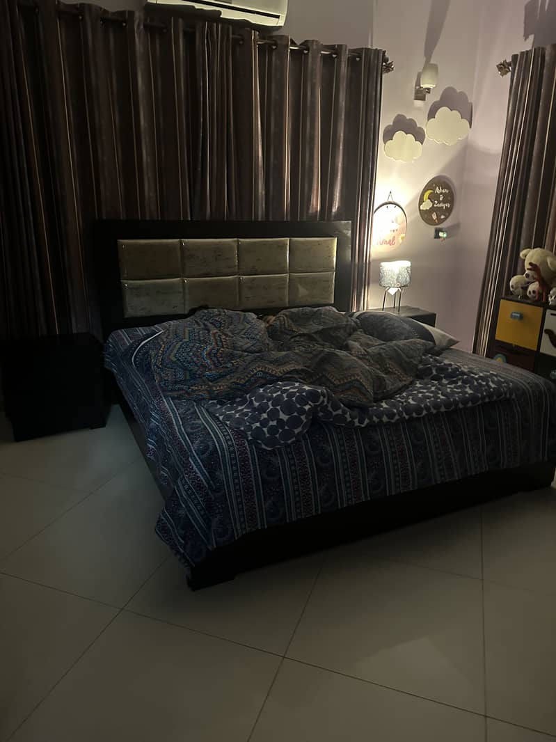 King size double bed 1