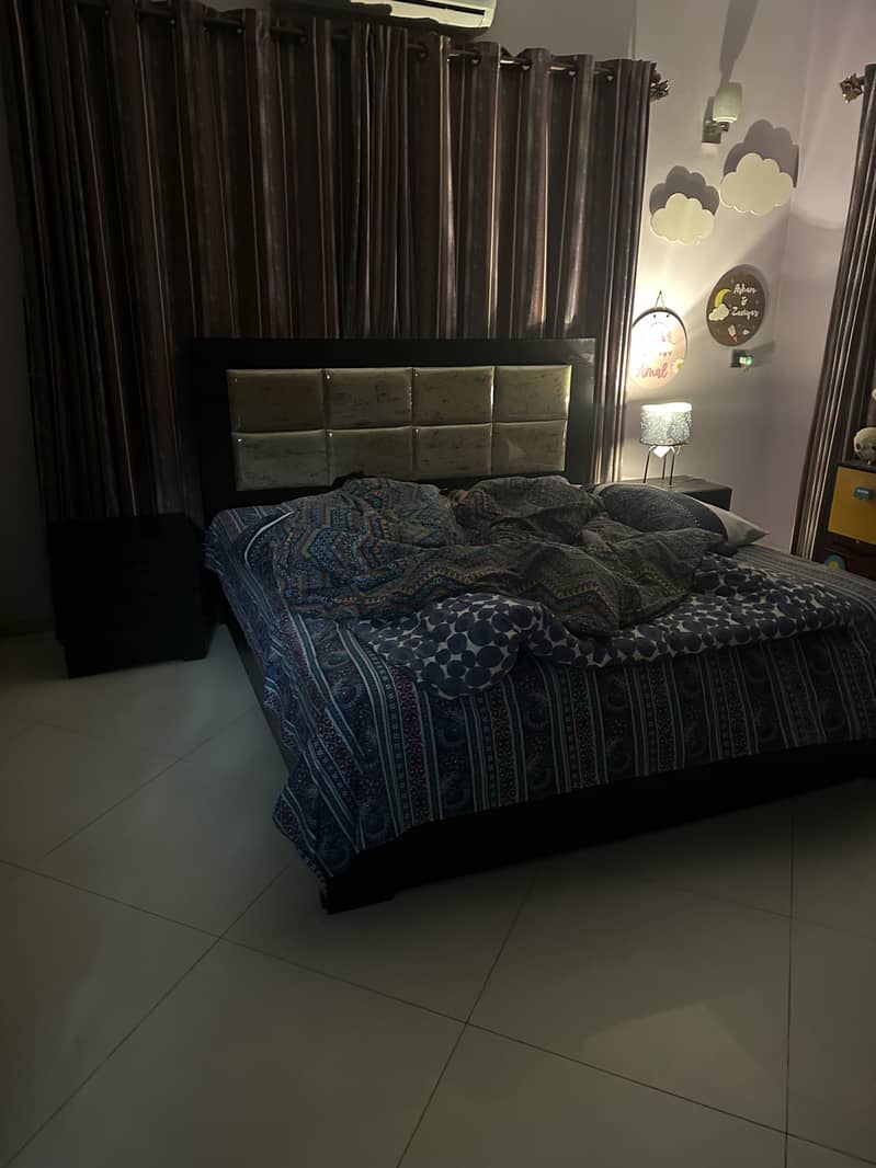 King size double bed 2