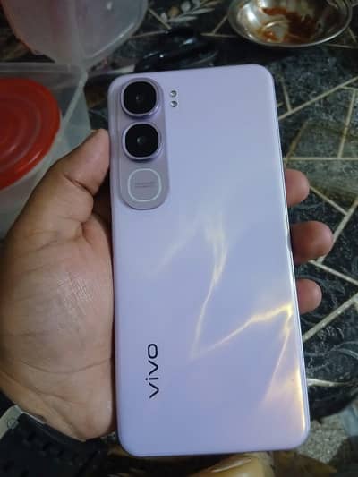 Vivo V21