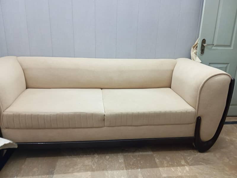 3 seater Sofa 0