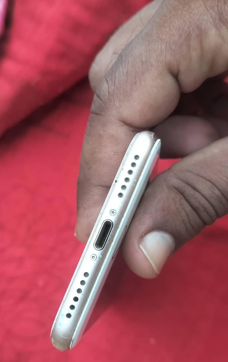 Apple iPhone 8 3