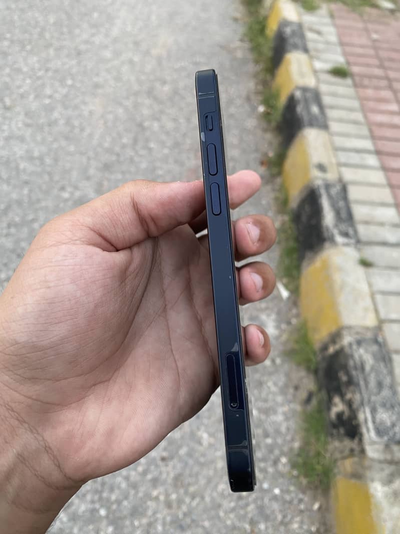 Apple iPhone 12 5