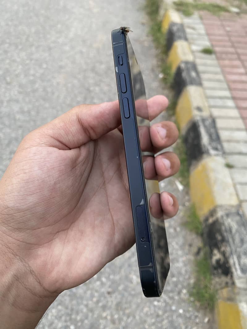 Apple iPhone 12 8
