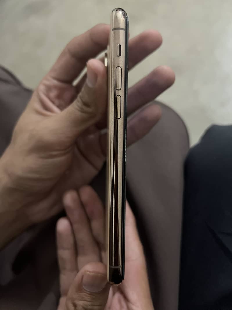 Apple iPhone 11 Pro 2