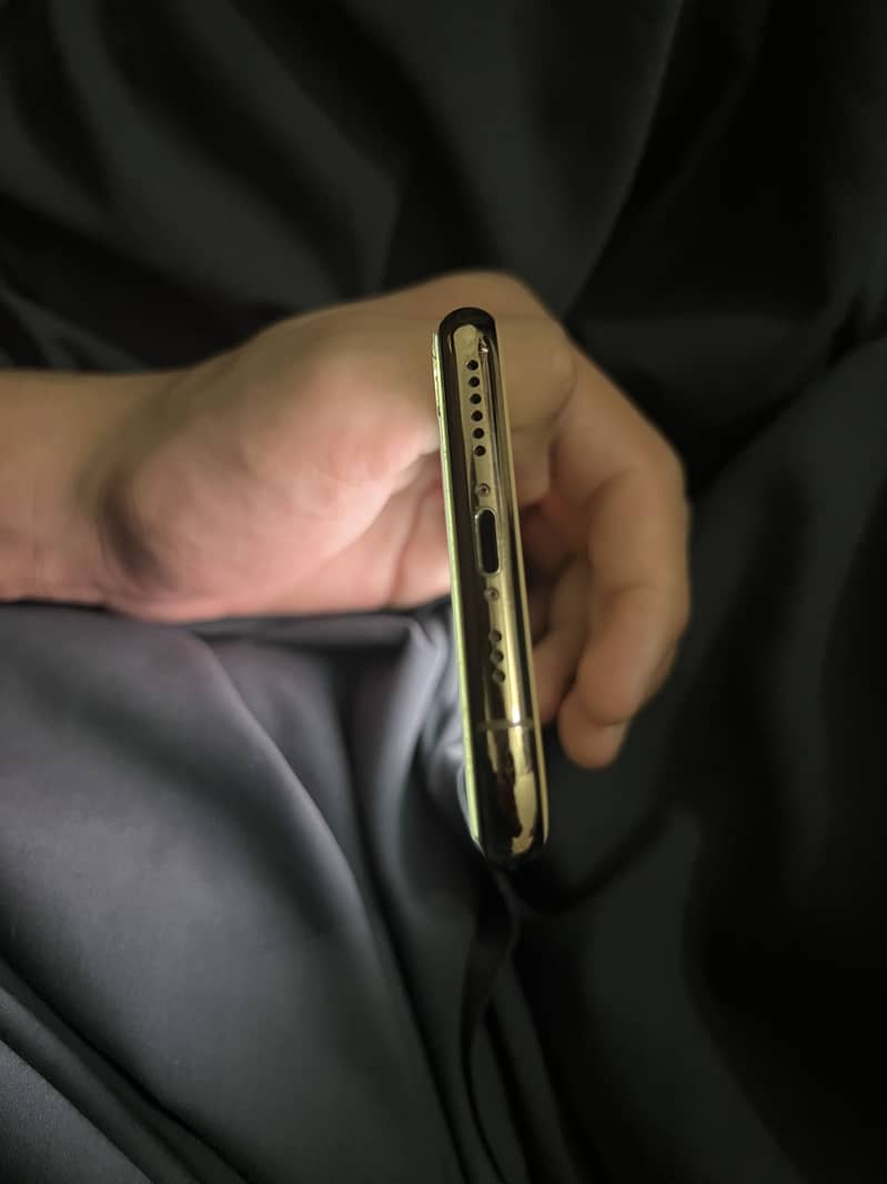 Apple iPhone 11 Pro 3