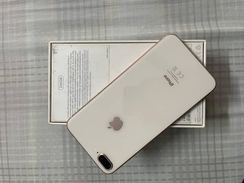 Apple iPhone 8 Plus 3
