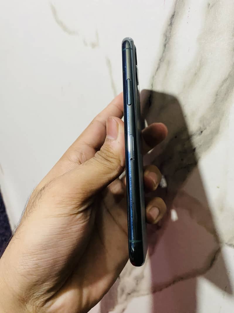 Apple iPhone 11 Pro 1