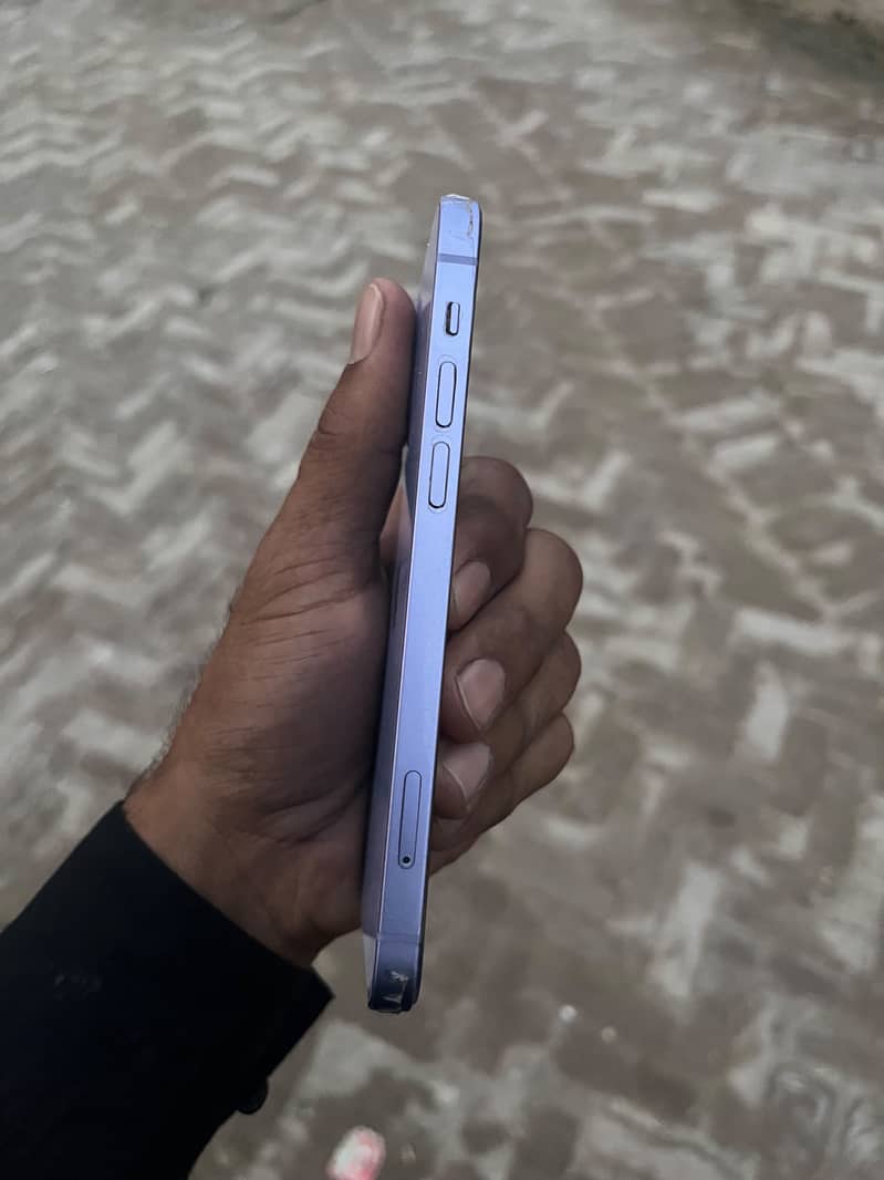 Apple iPhone 12 0